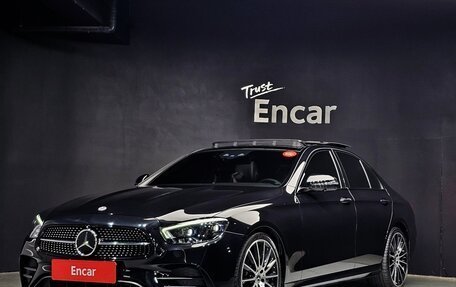 Mercedes-Benz E-Класс, 2023 год, 4 600 000 рублей, 2 фотография