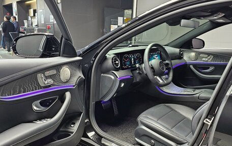 Mercedes-Benz E-Класс, 2023 год, 4 600 000 рублей, 11 фотография