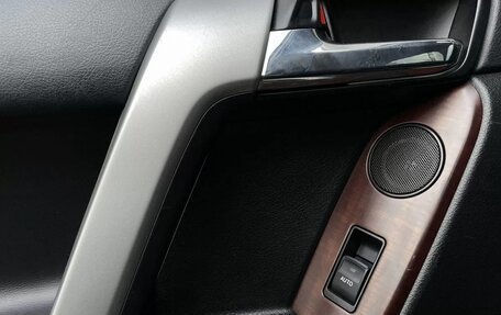 Toyota Land Cruiser Prado 150 рестайлинг 2, 2014 год, 3 540 000 рублей, 15 фотография