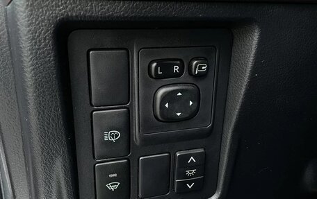 Toyota Land Cruiser Prado 150 рестайлинг 2, 2014 год, 3 540 000 рублей, 17 фотография