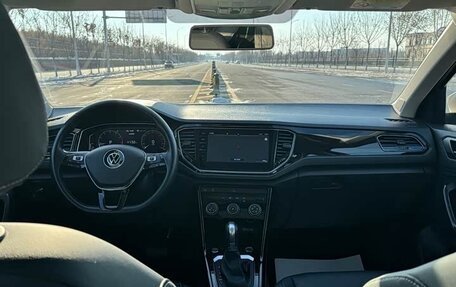 Volkswagen T-Roc I, 2022 год, 1 960 000 рублей, 4 фотография