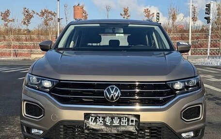 Volkswagen T-Roc I, 2022 год, 1 960 000 рублей, 2 фотография