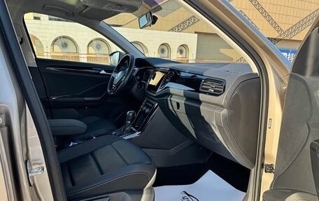 Volkswagen T-Roc I, 2022 год, 1 960 000 рублей, 6 фотография