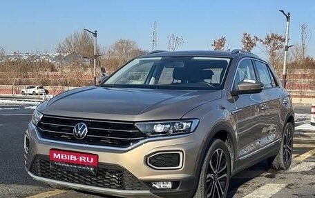 Volkswagen T-Roc I, 2022 год, 1 960 000 рублей, 3 фотография