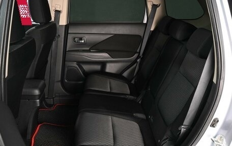 Mitsubishi Outlander III рестайлинг 3, 2012 год, 1 099 000 рублей, 9 фотография