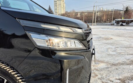 Toyota Voxy III, 2017 год, 2 150 000 рублей, 10 фотография