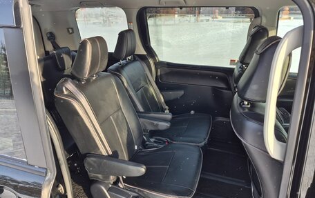 Toyota Voxy III, 2017 год, 2 150 000 рублей, 18 фотография