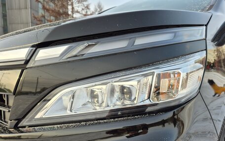 Toyota Voxy III, 2017 год, 2 150 000 рублей, 28 фотография