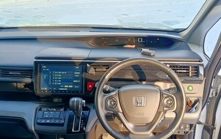 Honda Stepwgn IV, 2016 год, 1 900 000 рублей, 4 фотография