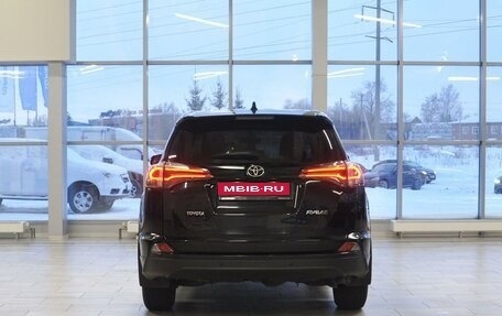 Toyota RAV4, 2017 год, 2 320 000 рублей, 4 фотография