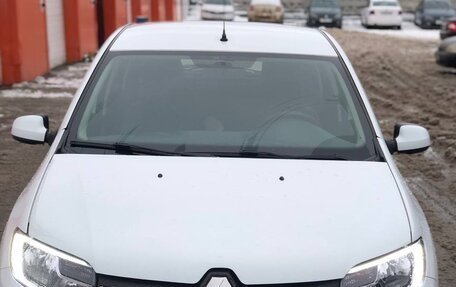 Renault Sandero II рестайлинг, 2019 год, 900 000 рублей, 1 фотография