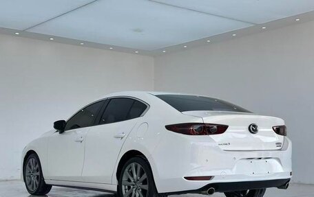 Mazda 3, 2022 год, 1 800 000 рублей, 4 фотография
