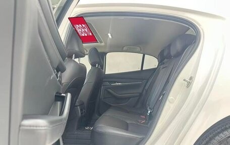 Mazda 3, 2022 год, 1 800 000 рублей, 11 фотография