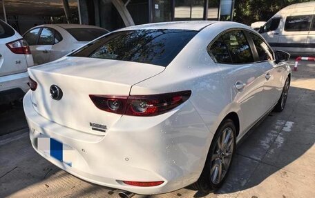 Mazda 3, 2022 год, 1 800 000 рублей, 4 фотография