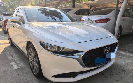 Mazda 3, 2022 год, 1 800 000 рублей, 3 фотография