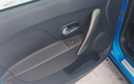 Renault Logan II, 2019 год, 950 000 рублей, 4 фотография