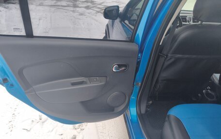 Renault Logan II, 2019 год, 950 000 рублей, 7 фотография