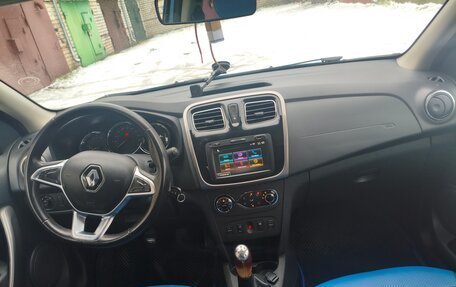 Renault Logan II, 2019 год, 950 000 рублей, 10 фотография