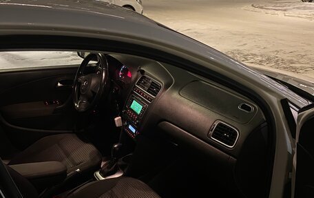 Volkswagen Polo VI (EU Market), 2013 год, 950 000 рублей, 14 фотография