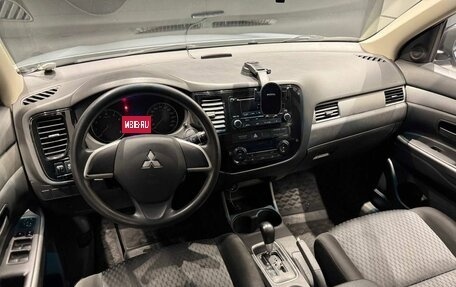 Mitsubishi Outlander III рестайлинг 3, 2012 год, 1 480 000 рублей, 9 фотография