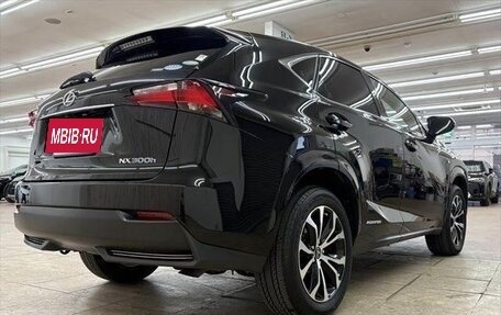 Lexus NX I, 2020 год, 2 660 000 рублей, 7 фотография