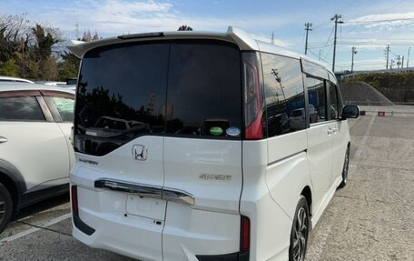 Honda Stepwgn IV, 2021 год, 2 000 000 рублей, 3 фотография