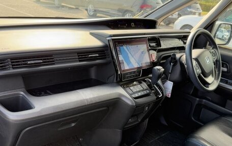 Honda Stepwgn IV, 2021 год, 2 000 000 рублей, 2 фотография