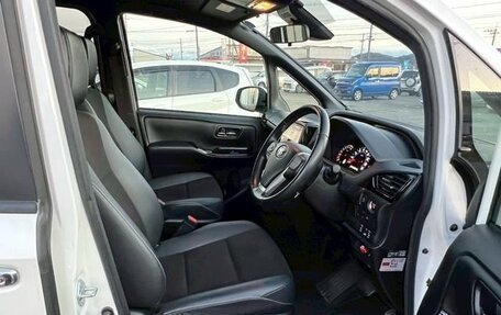 Toyota Noah III, 2021 год, 2 600 666 рублей, 4 фотография