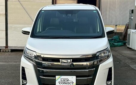 Toyota Noah III, 2021 год, 2 600 666 рублей, 2 фотография