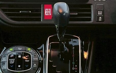 Toyota Noah III, 2021 год, 2 600 666 рублей, 5 фотография