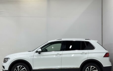 Volkswagen Tiguan II, 2018 год, 1 999 000 рублей, 2 фотография