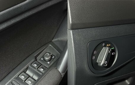 Volkswagen Tiguan II, 2018 год, 1 999 000 рублей, 15 фотография