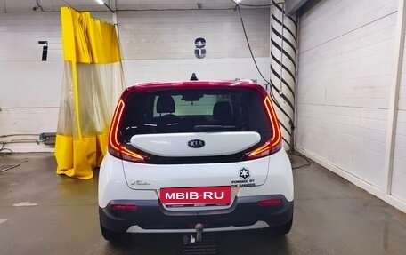 KIA Soul III, 2020 год, 2 000 000 рублей, 11 фотография