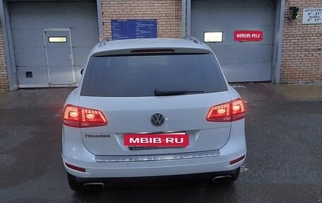 Volkswagen Touareg III, 2012 год, 1 950 000 рублей, 2 фотография