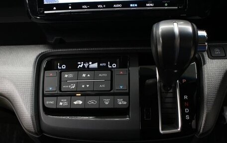 Honda Stepwgn IV, 2021 год, 2 050 000 рублей, 15 фотография