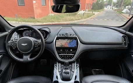 Aston Martin DBX I, 2022 год, 19 000 000 рублей, 11 фотография