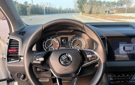 Skoda Karoq I, 2022 год, 1 800 000 рублей, 11 фотография