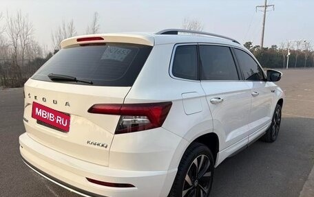 Skoda Karoq I, 2022 год, 1 800 000 рублей, 5 фотография