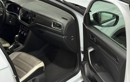 Volkswagen T-Roc I, 2017 год, 2 050 000 рублей, 6 фотография