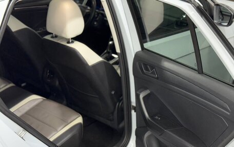 Volkswagen T-Roc I, 2017 год, 2 050 000 рублей, 7 фотография