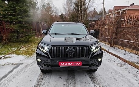 Toyota Land Cruiser Prado 150 рестайлинг 2, 2021 год, 7 500 000 рублей, 1 фотография