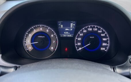 Hyundai Solaris II рестайлинг, 2013 год, 700 000 рублей, 9 фотография