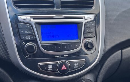 Hyundai Solaris II рестайлинг, 2013 год, 700 000 рублей, 10 фотография