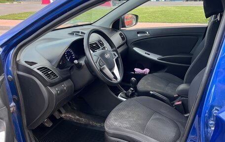 Hyundai Solaris II рестайлинг, 2013 год, 700 000 рублей, 12 фотография