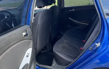 Hyundai Solaris II рестайлинг, 2013 год, 700 000 рублей, 13 фотография