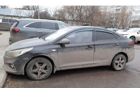 Hyundai Solaris II рестайлинг, 2018 год, 650 000 рублей, 1 фотография