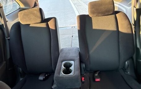 Honda Stream II, 2010 год, 960 000 рублей, 15 фотография