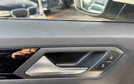 Volkswagen T-Roc I, 2022 год, 1 920 000 рублей, 10 фотография