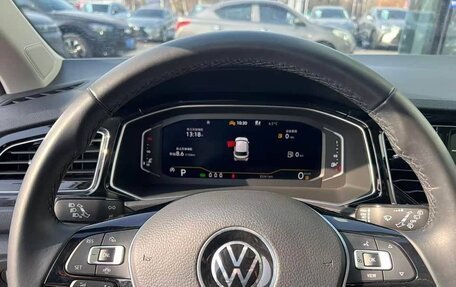 Volkswagen T-Roc I, 2022 год, 1 920 000 рублей, 16 фотография