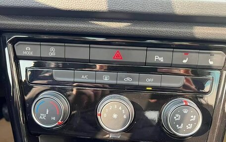 Volkswagen T-Roc I, 2022 год, 1 920 000 рублей, 19 фотография